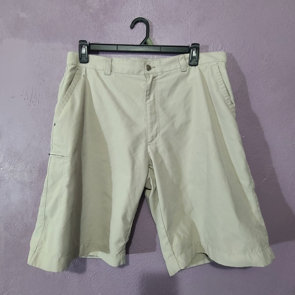 Callaway Golf Shorts Mens 36 Bone Cargo Pocket Performance
Athletic Bermuda